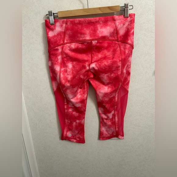 Lululemon Sun Runner Crop size 6 - Picture 11 of 11